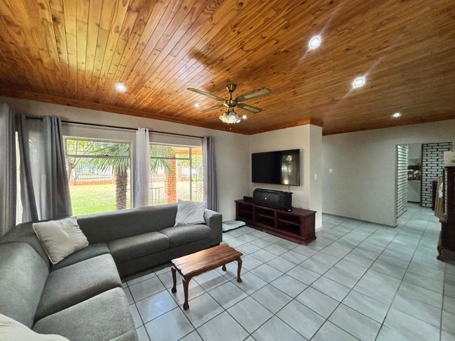 3 Bedroom Property for Sale in Flimieda North West